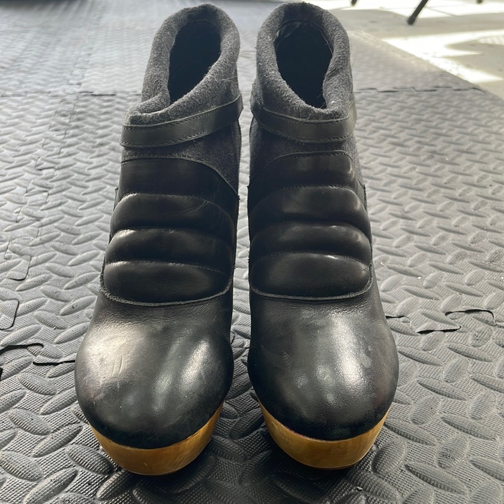 N.Y.L.A wedge ankle boots